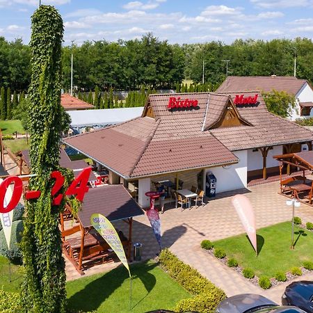 Csalanosi Vendeghaz Hotel Кескемет Екстериор снимка