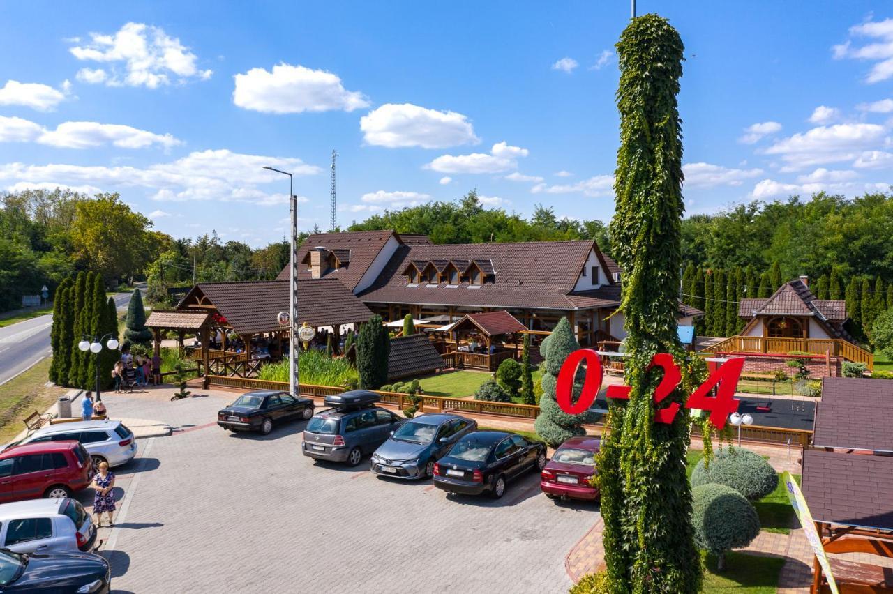 Csalanosi Vendeghaz Hotel Кескемет Екстериор снимка