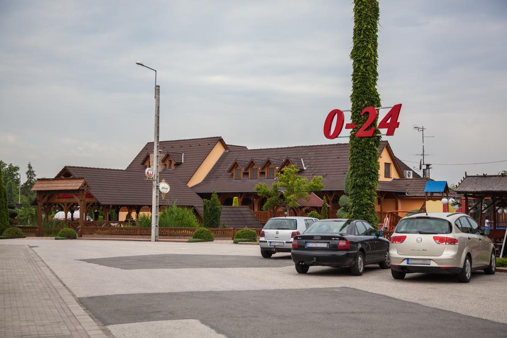 Csalanosi Vendeghaz Hotel Кескемет Екстериор снимка