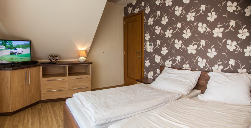 Csalanosi Vendeghaz Hotel Кескемет Екстериор снимка